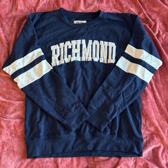 SOLD Richmond crewneck sweatshirt - Picture 1 of 2